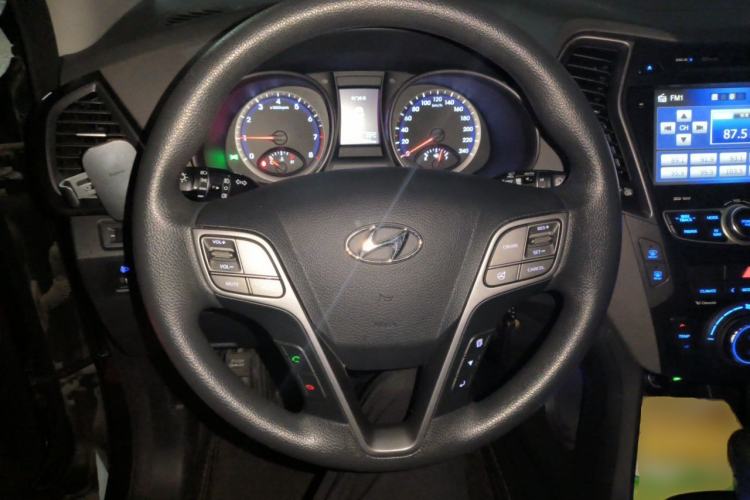 Used Hyundai Grand SantaFe 2015 2.0T 7-Seater Two-Wheel Drive Leading Edition Steering Wheel