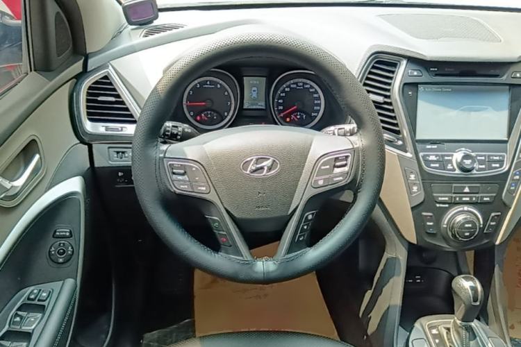 Used Hyundai Grand SantaFe 2015 2.0T 7-Seater Two-Wheel Drive Leading Edition Steering Wheel