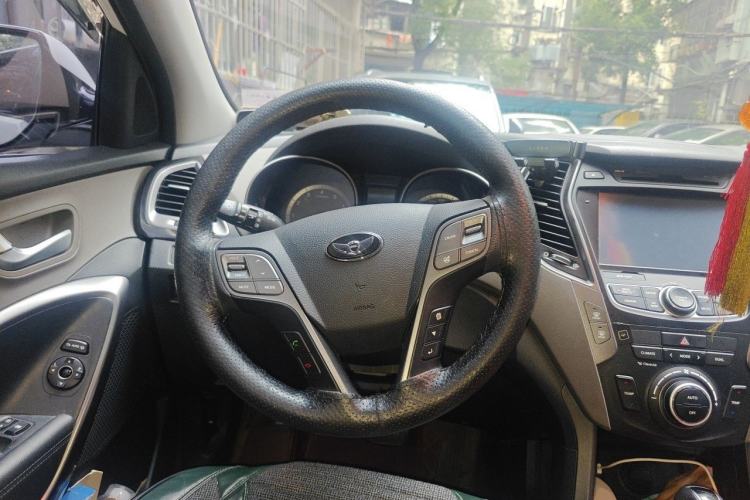 Used Hyundai Grand SantaFe 2015 2.0T 7-Seater Two-Wheel Drive Leading Edition Steering Wheel