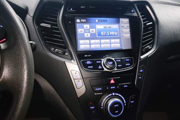 Used Hyundai Grand SantaFe 2016 2.0T 7-Seater Four-Wheel-Drive Leading Edition Audio And AC Panel