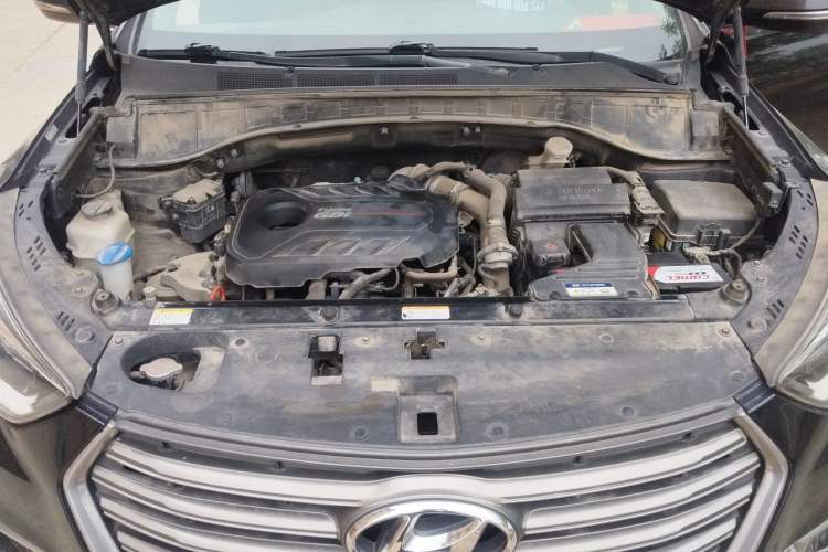 Used Hyundai Grand SantaFe 2017 2.0T 7-Seater Four-Wheel Drive Comfort Edition Engine Bay