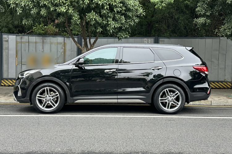 Used Hyundai Grand SantaFe 2017 3.0L 7-seat Four-Wheel-Drive Flagship Edition Exterior 2