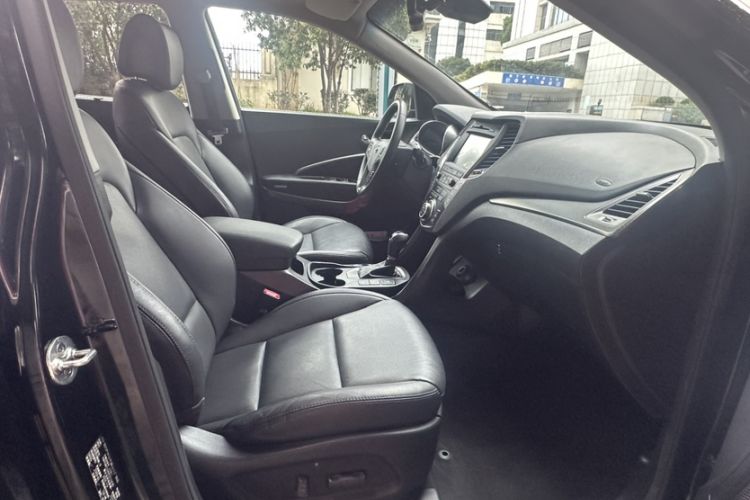 Used Hyundai Grand SantaFe 2017 3.0L 7-seat Four-Wheel-Drive Flagship Edition Interior 12