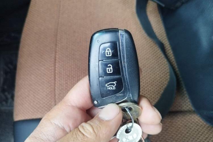 Used Hyundai Grand SantaFe 2017 2.0T 7-Seater Four-Wheel Drive Comfort Edition Vehicle Key