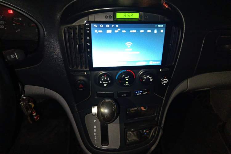 Used Hyundai H-1 Starex 2011 2.4L Comfort Edition Audio And AC Panel