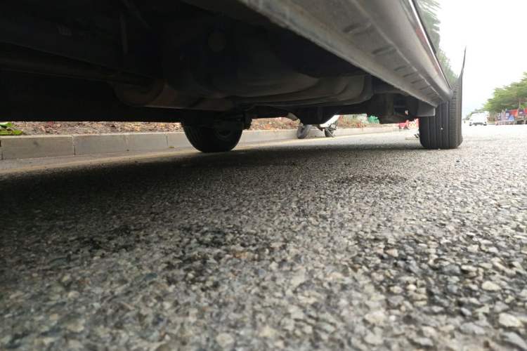 Used Hyundai H-1 Starex 2011 2.4L Comfort Edition Chassis Front Left