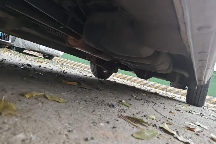 Used Hyundai H-1 Starex 2011 2.4L Luxury Edition Chassis Front Left