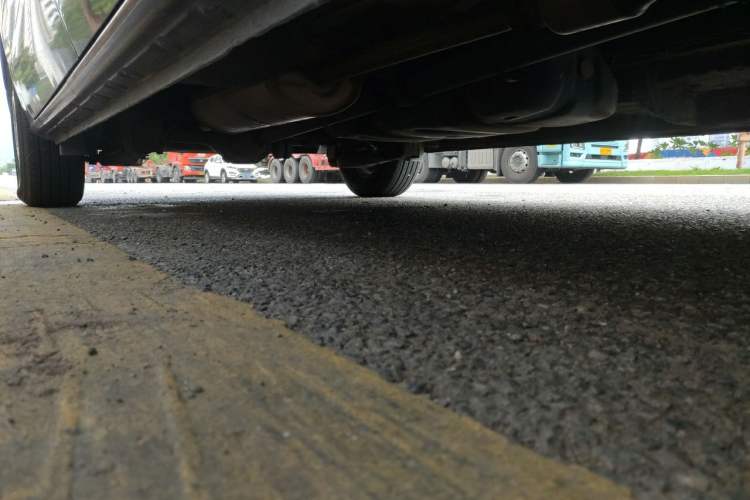 Used Hyundai H-1 Starex 2011 2.4L Comfort Edition Chassis Front Right