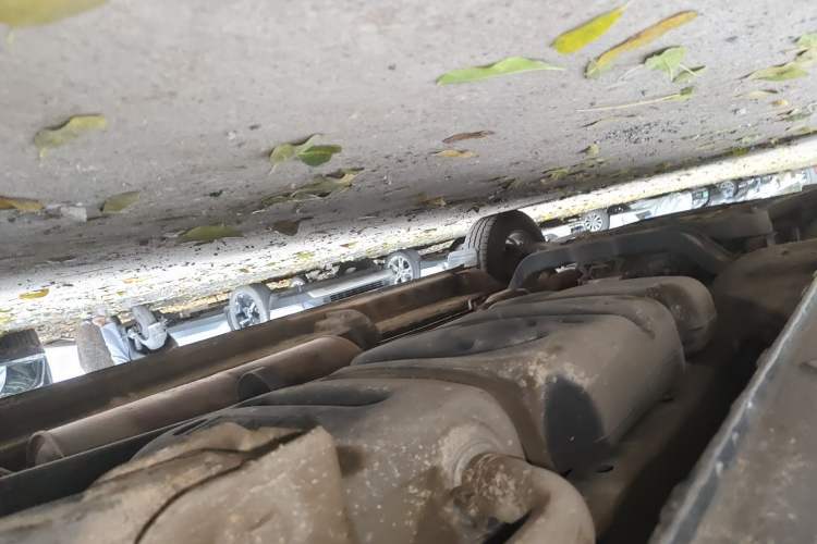 Used Hyundai H-1 Starex 2011 2.4L Luxury Edition Chassis Rear Left