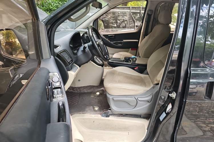 Used Hyundai H-1 Starex 2011 2.4L Comfort Edition Driver Seat