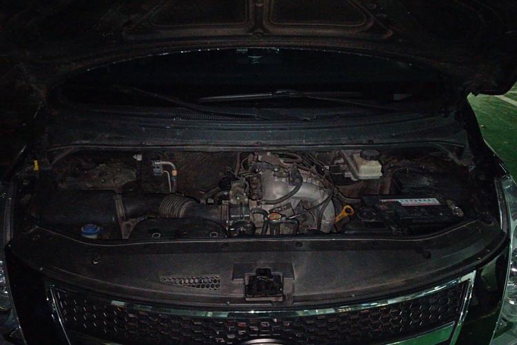 Used Hyundai H-1 Starex 2011 2.4L Comfort Edition Engine Bay