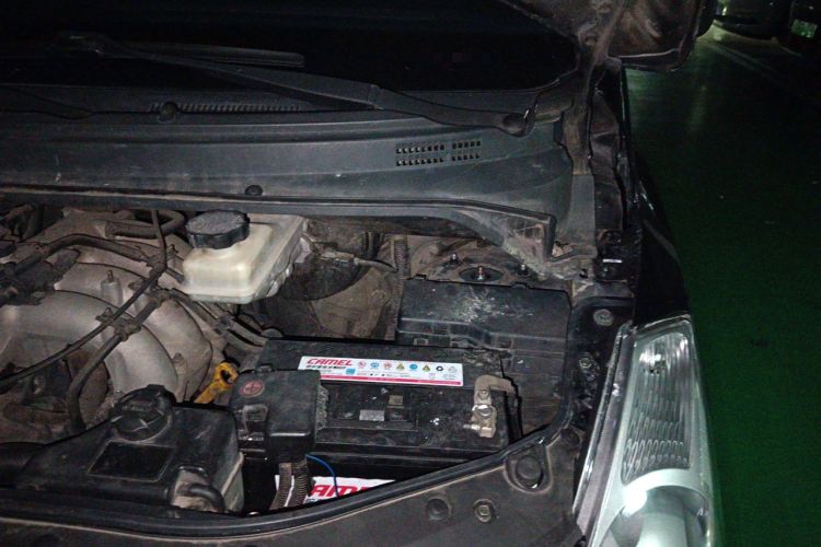 Used Hyundai H-1 Starex 2011 2.4L Comfort Edition Engine Bay Left