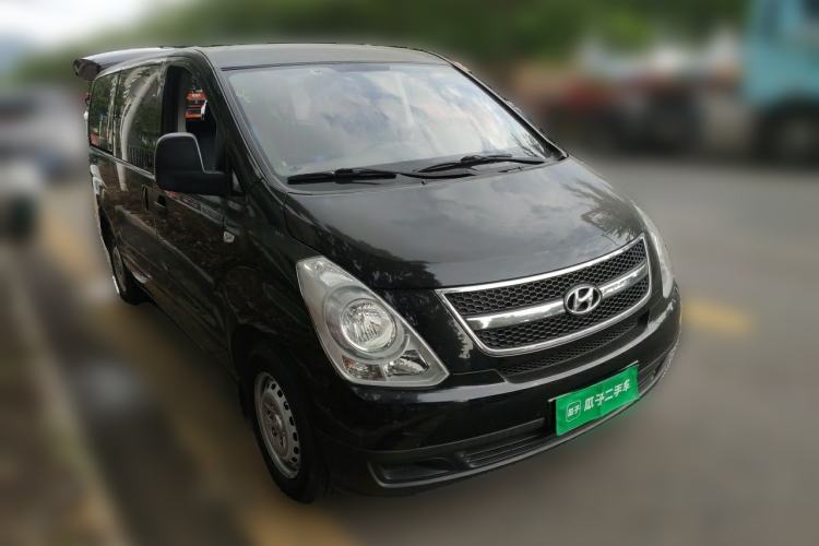 Used Hyundai H-1 Starex 2011 2.4L Comfort Edition Front Right 45 Deg