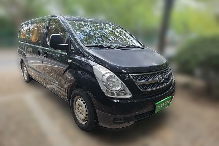 Used Hyundai H-1 Starex 2011 2.4L Comfort Edition Front Right 45 Deg