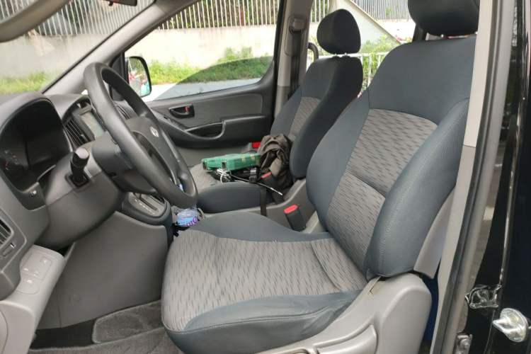 Used Hyundai H-1 Starex 2011 2.4L Comfort Edition Left Front Seat