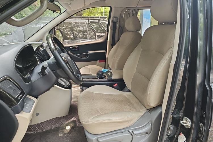 Used Hyundai H-1 Starex 2011 2.4L Comfort Edition Left Front Seat