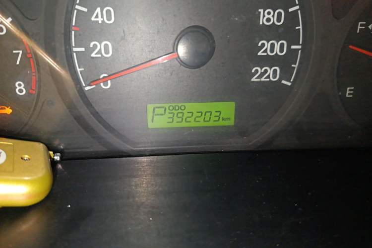 Used Hyundai H-1 Starex 2011 2.4L Comfort Edition Odometer Close Up
