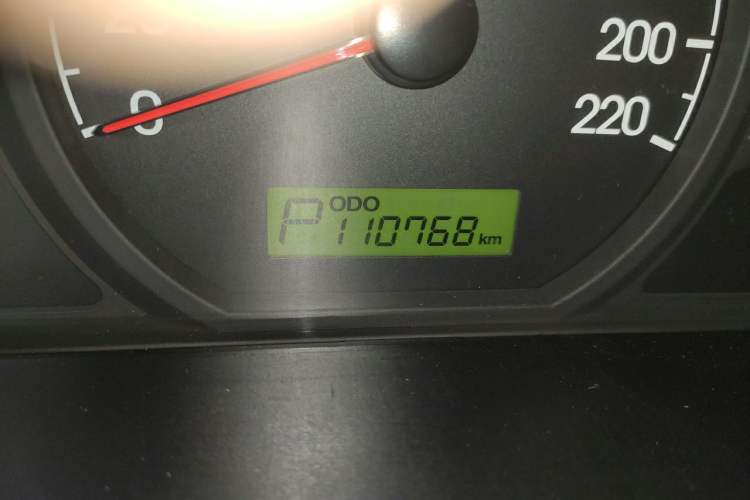 Used Hyundai H-1 Starex 2011 2.4L Comfort Edition Odometer Close Up