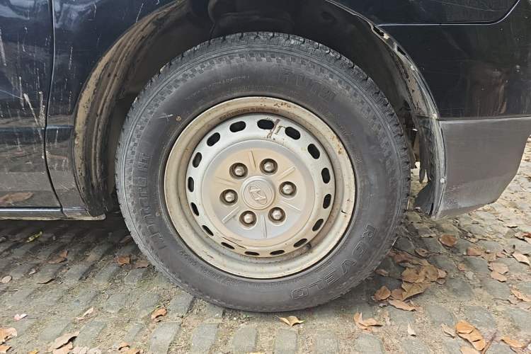 Used Hyundai H-1 Starex 2011 2.4L Comfort Edition Right Front Wheel Hub