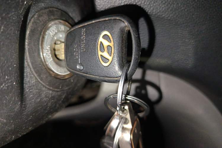 Used Hyundai H-1 Starex 2011 2.4L Comfort Edition Vehicle Key