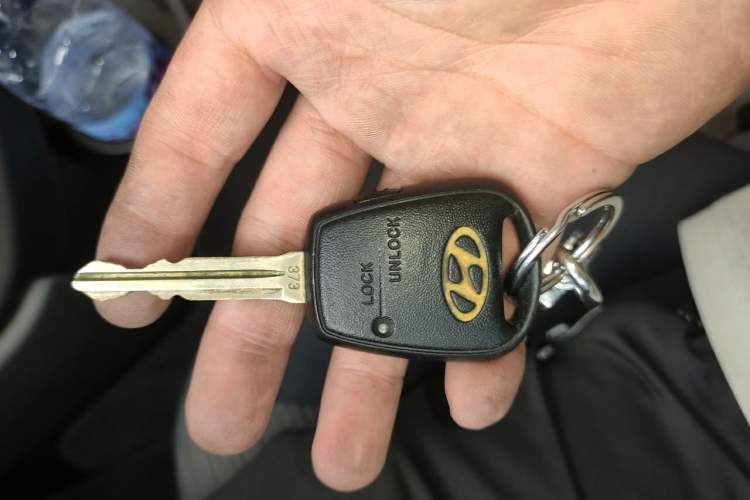 Used Hyundai H-1 Starex 2011 2.4L Comfort Edition Vehicle Key