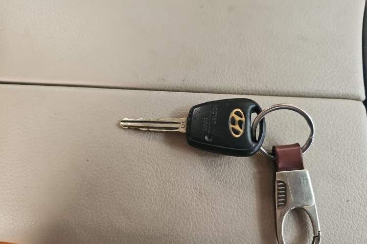 Used Hyundai H-1 Starex 2011 2.4L Comfort Edition Vehicle Key