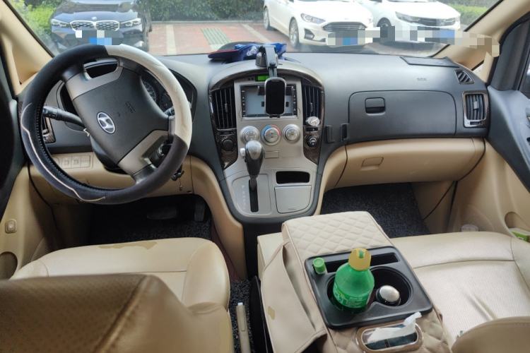 Used Hyundai H-1 Starex 2011 2.4L Luxury Edition Center Console