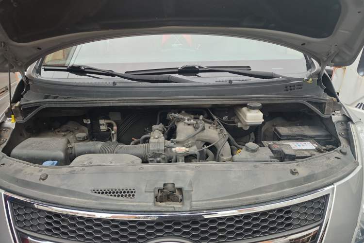 Used Hyundai H-1 Starex 2011 2.4L Luxury Edition Engine Bay