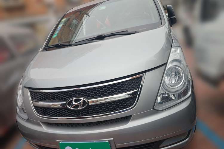Used Hyundai H-1 Starex 2011 2.4L Luxury Edition Front