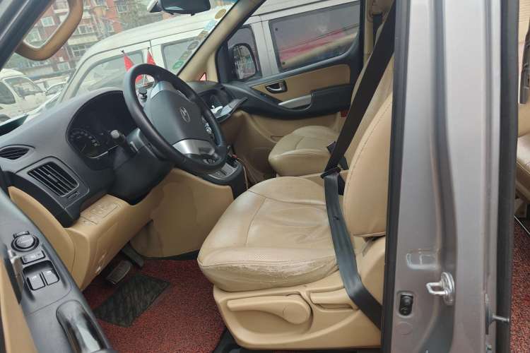 Used Hyundai H-1 Starex 2011 2.4L Luxury Edition Left Front Seat