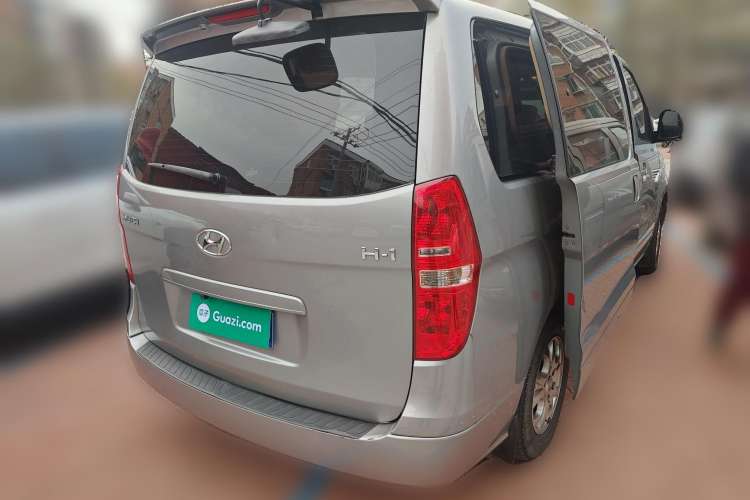 Used Hyundai H-1 Starex 2011 2.4L Luxury Edition Rear Right 45 Deg