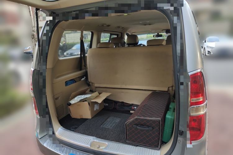 Used Hyundai H-1 Starex 2011 2.4L Luxury Edition Trunk