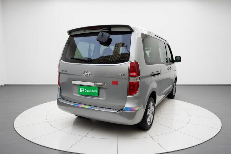 Used Hyundai H-1 Starex 2011 2.4L Luxury Edition Exterior 4