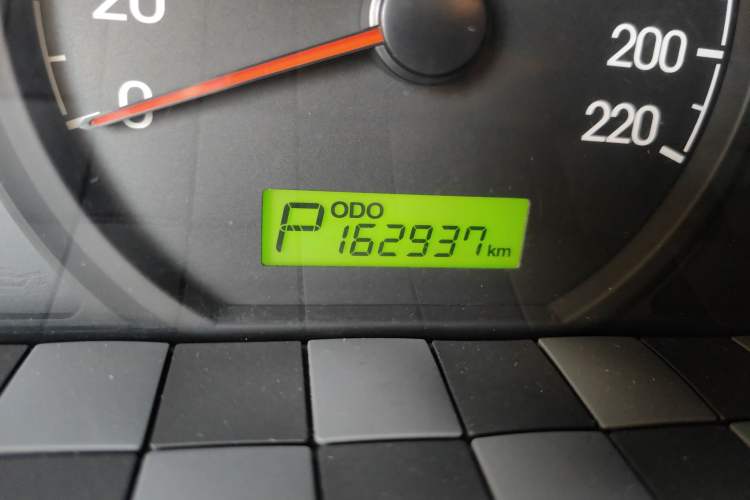 Used Hyundai H-1 Starex 2011 2.4L Luxury Edition Odometer Close Up