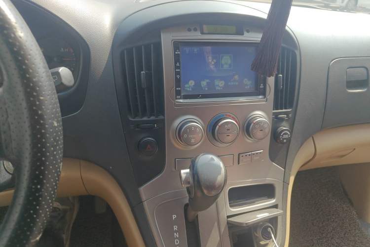 Used Hyundai H-1 Starex 2011 2.4L Luxury Edition Audio And AC Panel