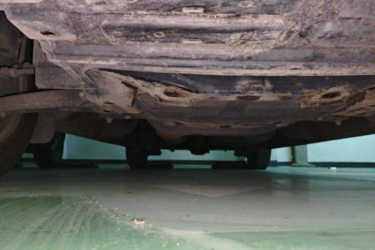 Used Hyundai H-1 Starex 2011 2.4L Comfort Edition Chassis Front