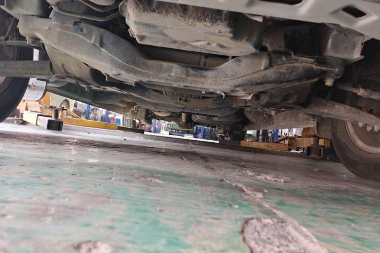 Used Hyundai H-1 Starex 2011 2.4L Luxury Edition Chassis Front