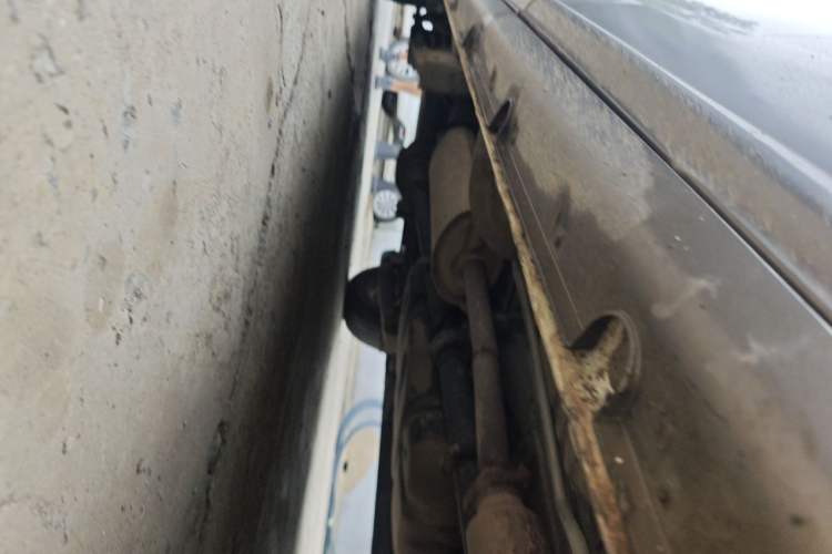 Used Hyundai H-1 Starex 2011 2.4L Luxury Edition Chassis Front Right
