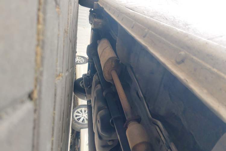Used Hyundai H-1 Starex 2011 2.4L Comfort Edition Chassis Front Right