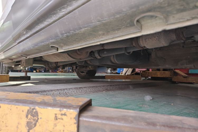 Used Hyundai H-1 Starex 2011 2.4L Luxury Edition Chassis Front Right
