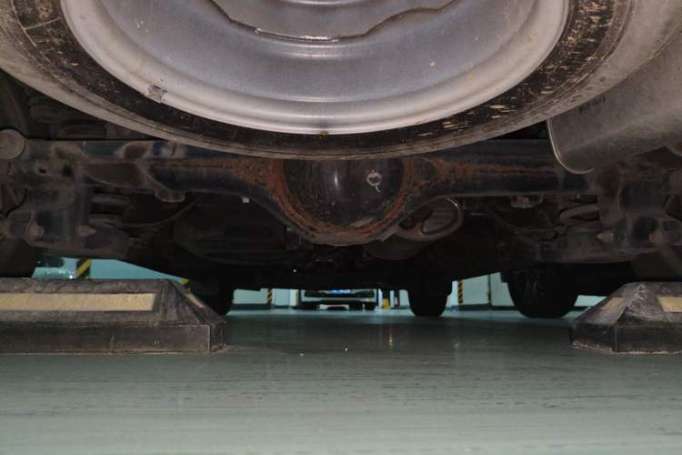Used Hyundai H-1 Starex 2011 2.4L Comfort Edition Chassis Rear