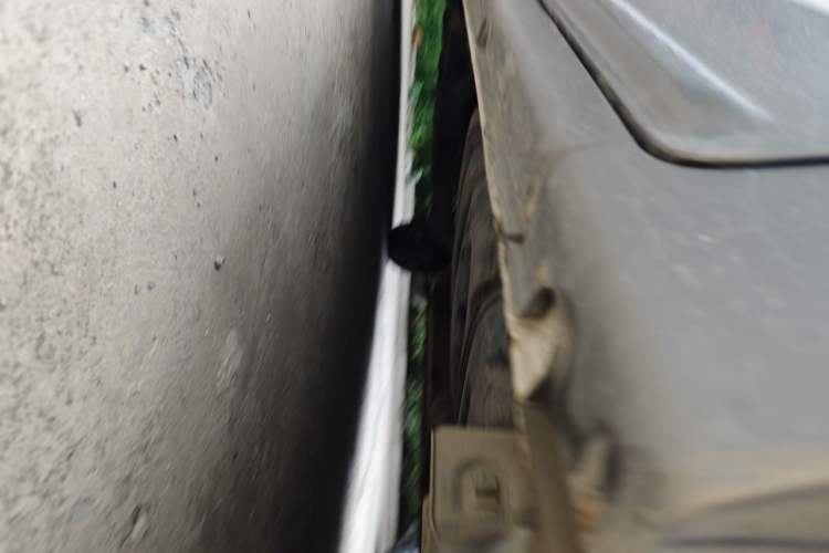 Used Hyundai H-1 Starex 2011 2.4L Luxury Edition Chassis Rear Left
