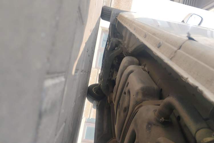 Used Hyundai H-1 Starex 2011 2.4L Comfort Edition Chassis Rear Left