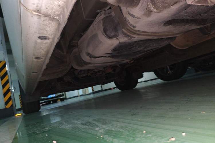 Used Hyundai H-1 Starex 2011 2.4L Comfort Edition Chassis Rear Left