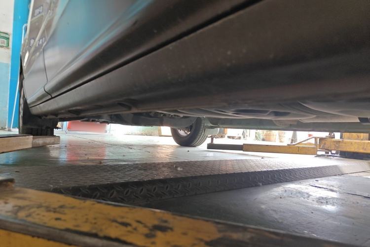 Used Hyundai H-1 Starex 2011 2.4L Luxury Edition Chassis Rear Left