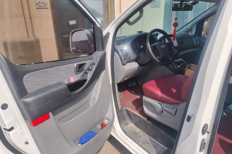 Used Hyundai H-1 Starex 2011 2.4L Comfort Edition Driver Seat