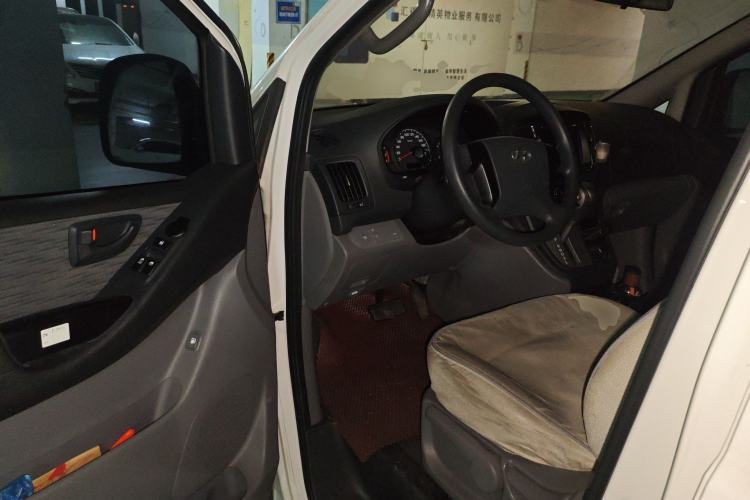 Used Hyundai H-1 Starex 2011 2.4L Comfort Edition Driver Seat