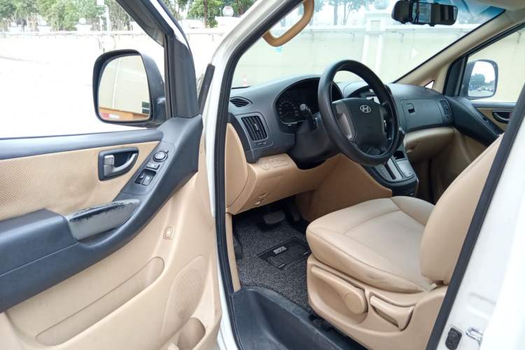 Used Hyundai H-1 Starex 2011 2.4L Luxury Edition Driver Seat