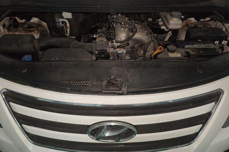 Used Hyundai H-1 Starex 2011 2.4L Comfort Edition Engine Bay