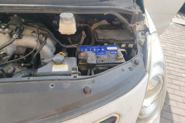 Used Hyundai H-1 Starex 2011 2.4L Comfort Edition Engine Bay Left